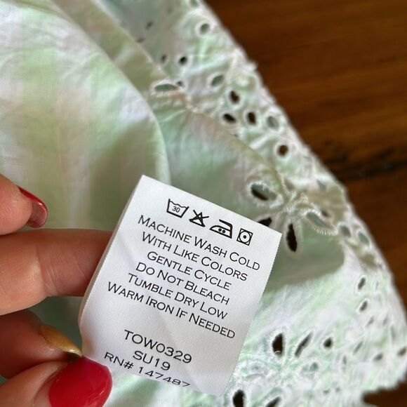 Draper James blouse impeccable size 1x light checked green and white - Picture 9 of 11